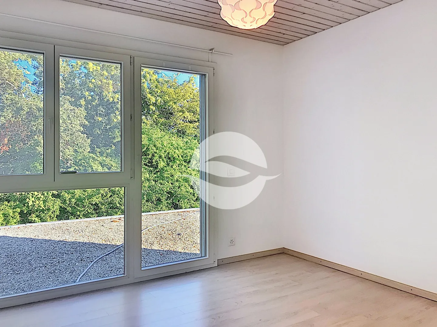 Magnificent individual villa with swimming pool - Photo 14 of 20