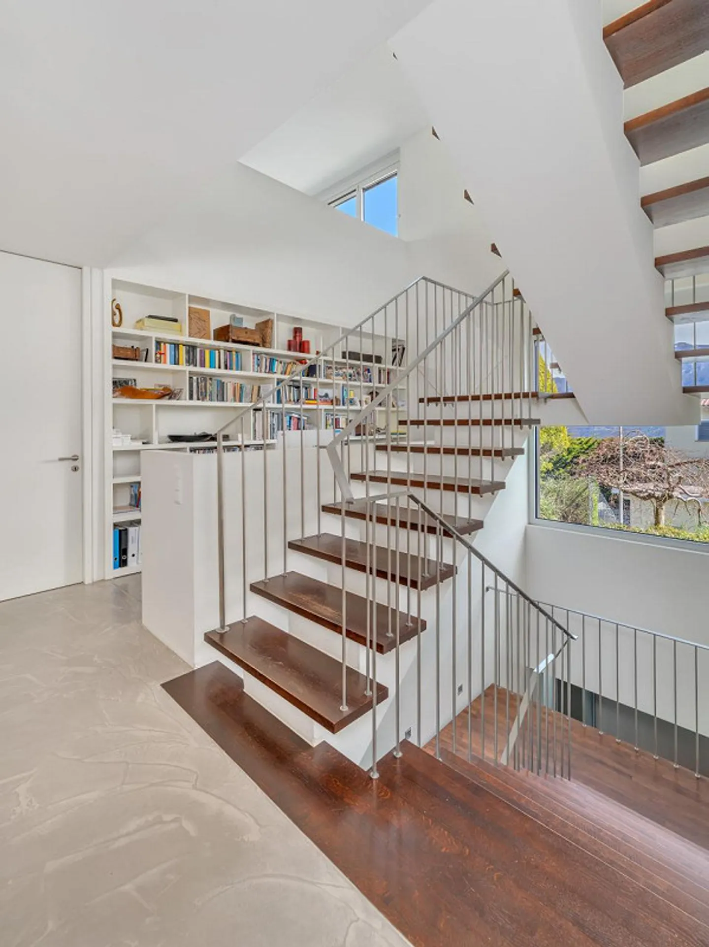 Villa de design exclusif avec vue sur le lac et une intimité absolue - Photo 7 sur 13