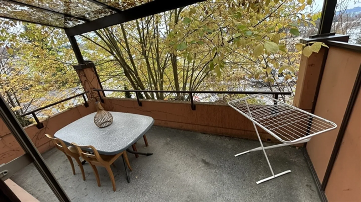 Bright, modern studio with balcony and garden access | Minutes from Zurich HB - Photo 9 of 12