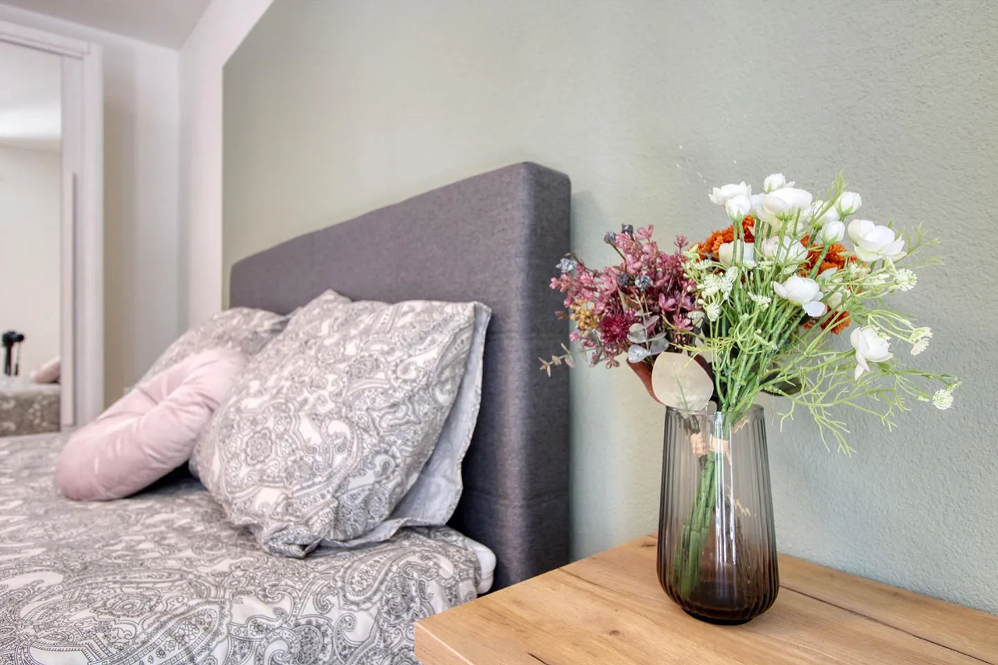 Furnished Room in Prime Location - Photo 4 of 15