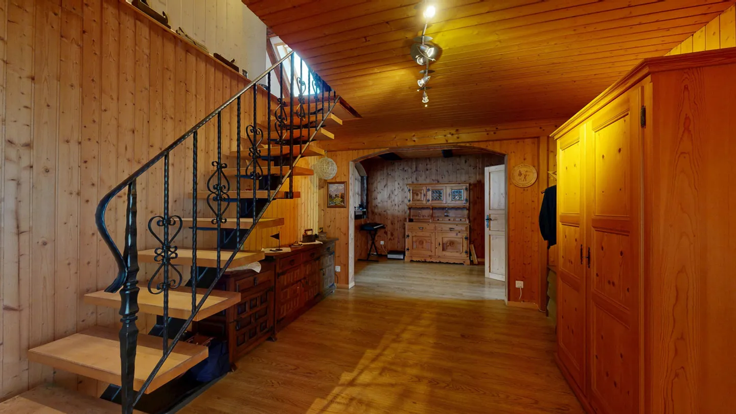 Historic 5.5-Room Single-Family House with Garage and Garden - Photo 2 of 15