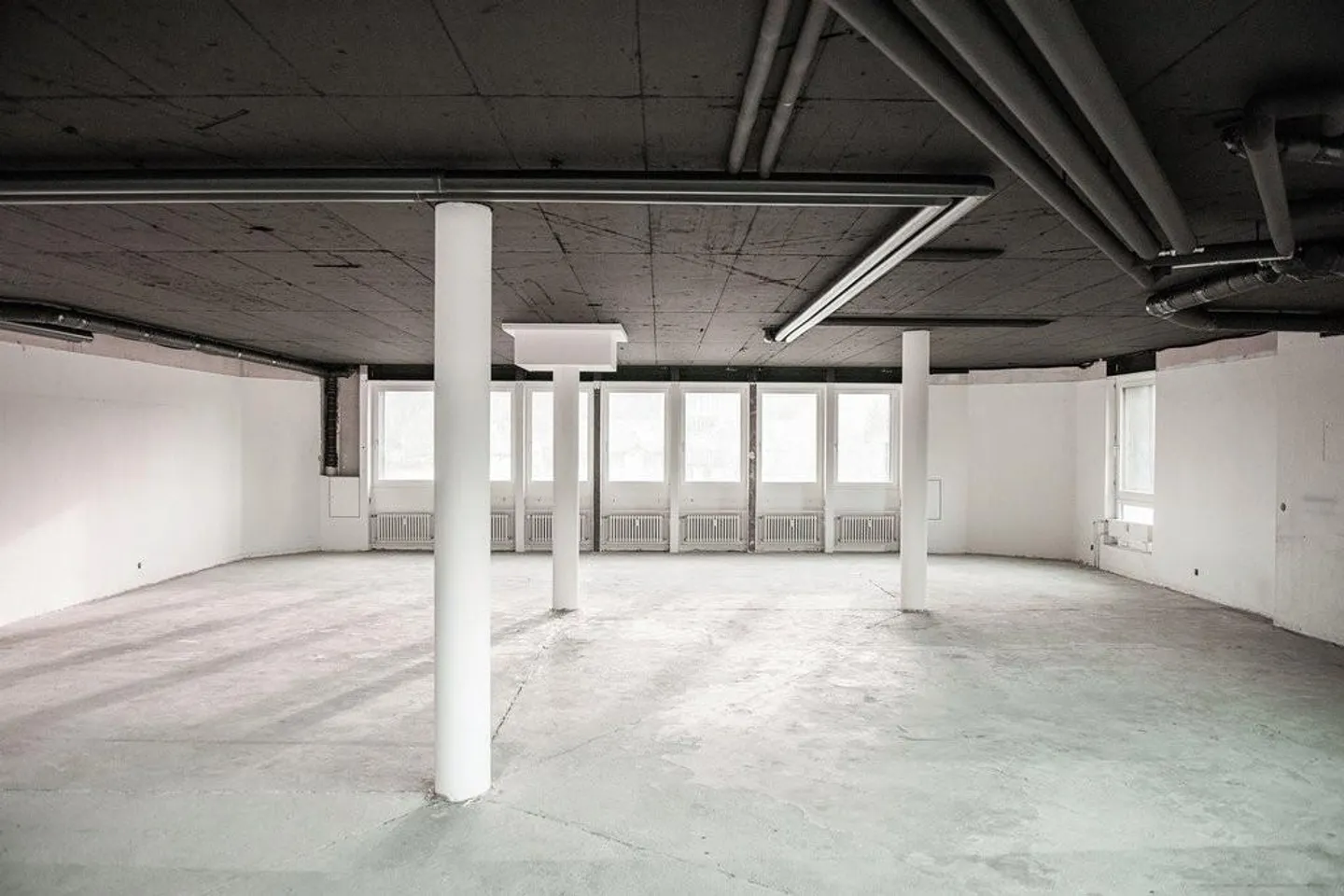 L'emplacement parfait pour votre entreprise - Photo 3 sur 8