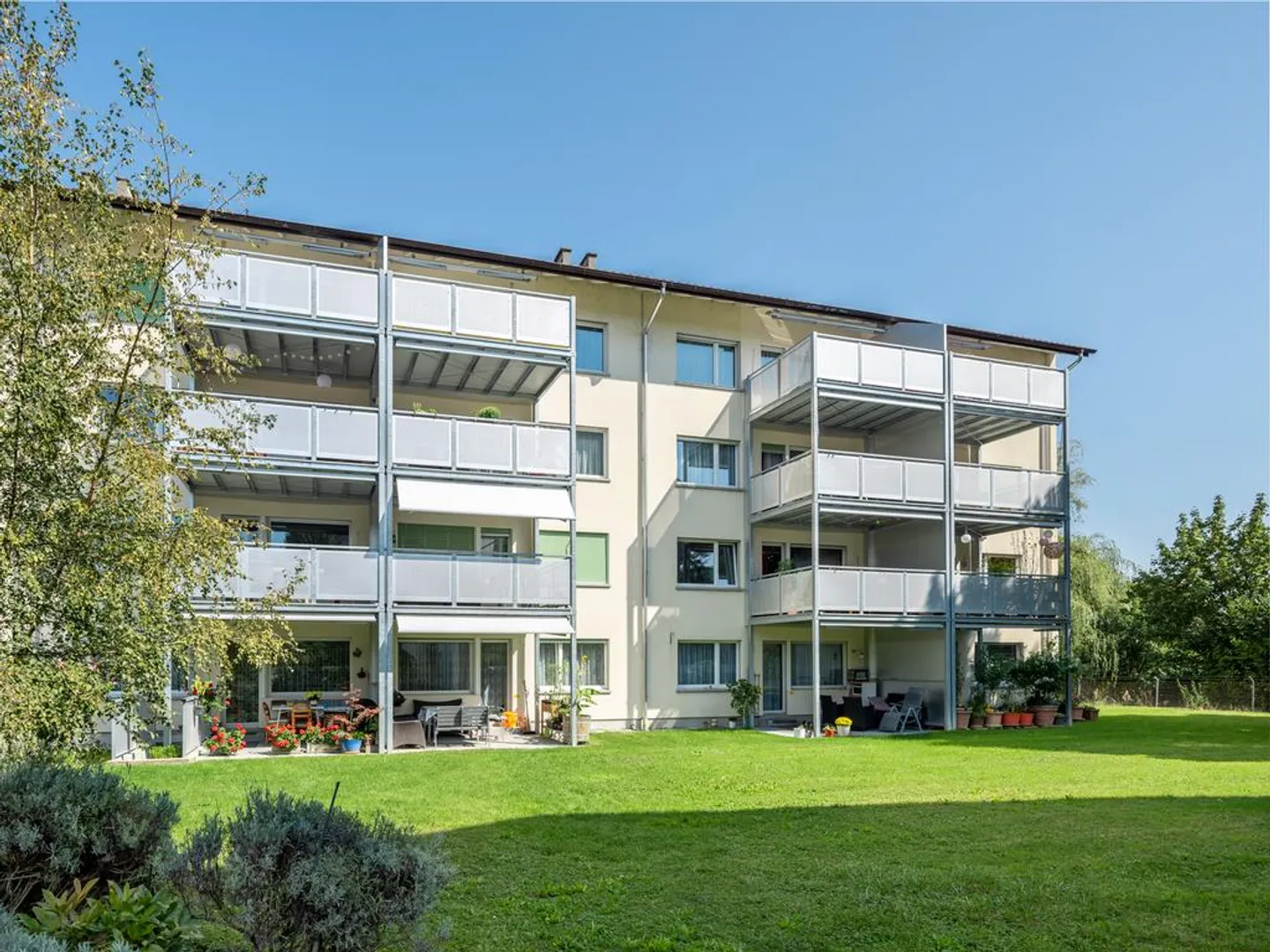 Living by the Aare - Photo 2 of 10