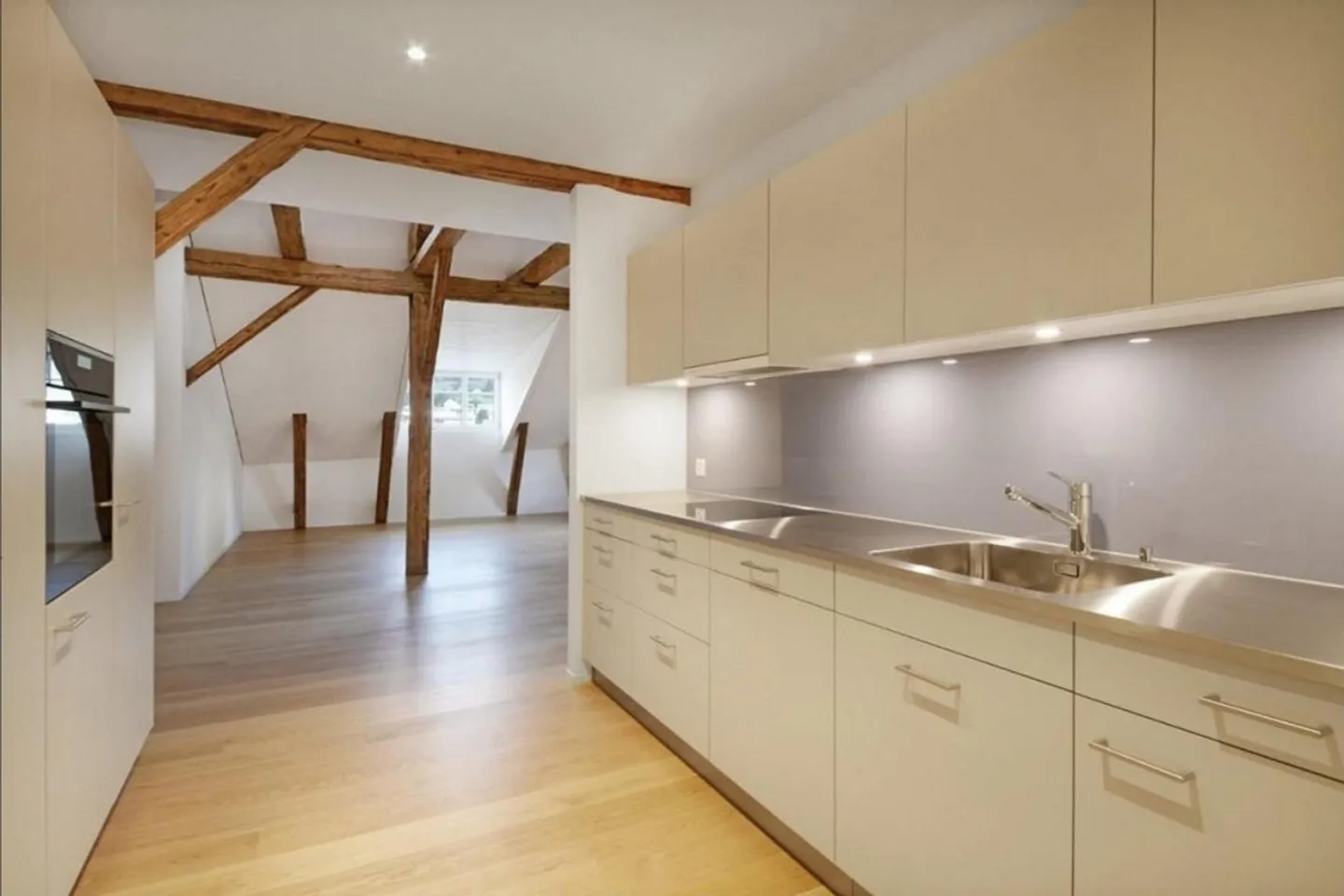 Incantevole maisonette di 3,5 stanze in un edificio storico - Foto 6 di 13