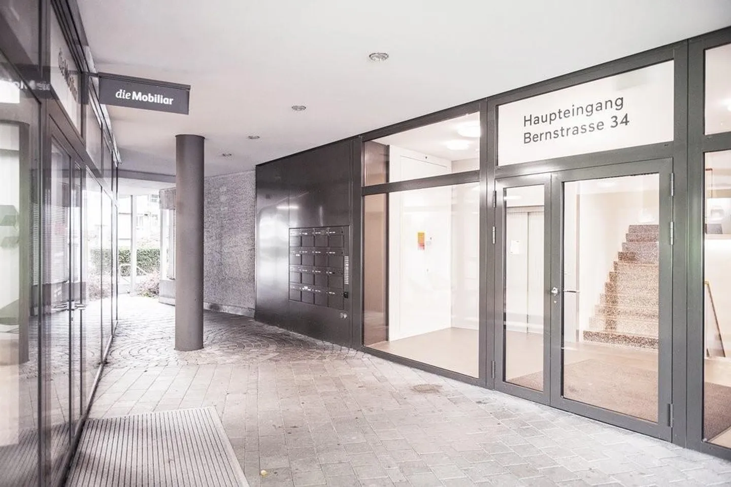 L'emplacement parfait pour votre entreprise - Photo 2 sur 8