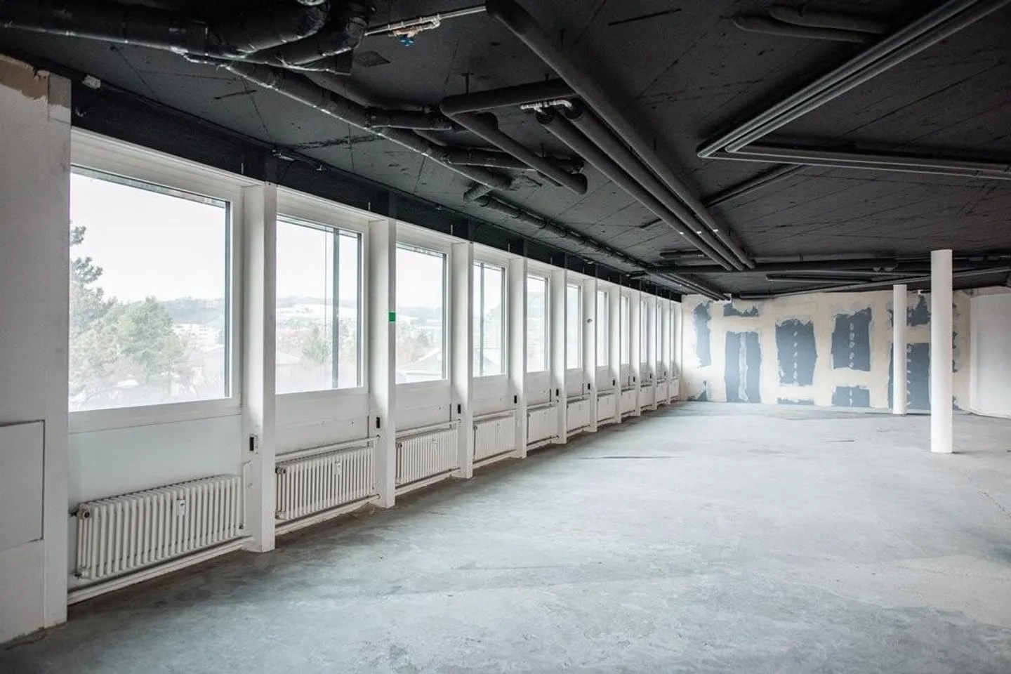 L'emplacement parfait pour votre entreprise - Photo 7 sur 8