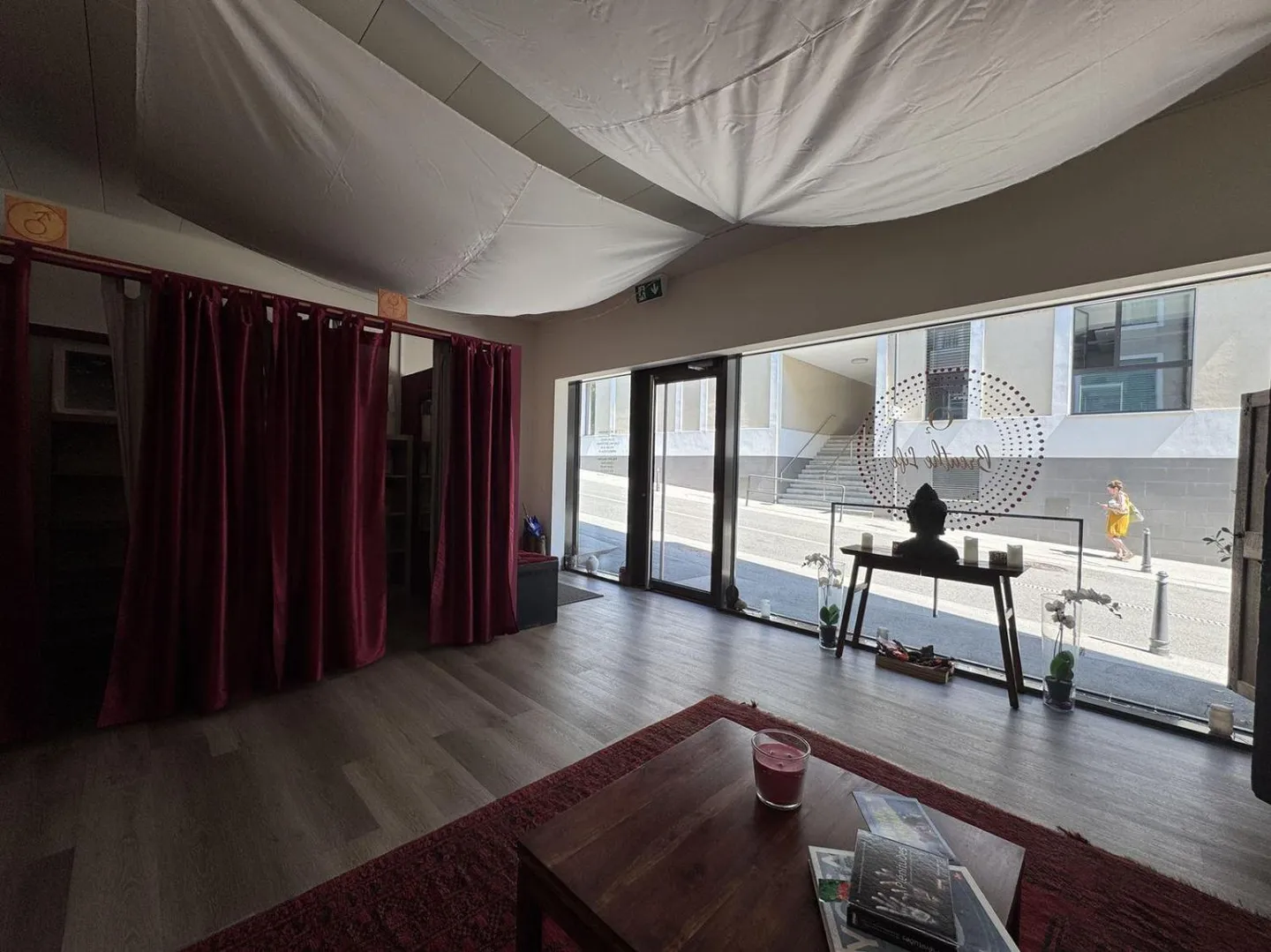 Commercial Space 1 Room - Photo 2 of 4