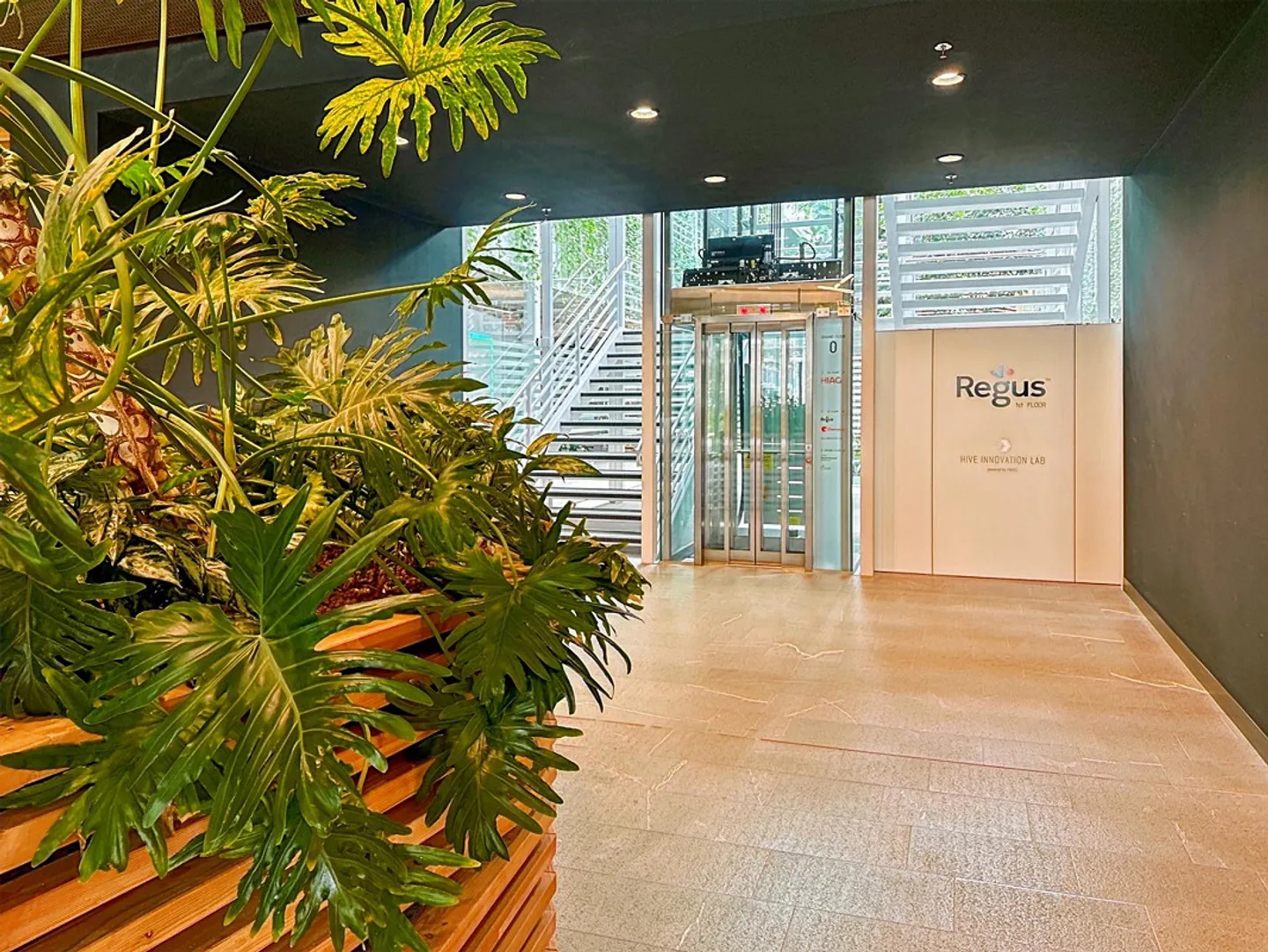 Unlimited access to Regus offices in Meyrin - Photo 5 of 14