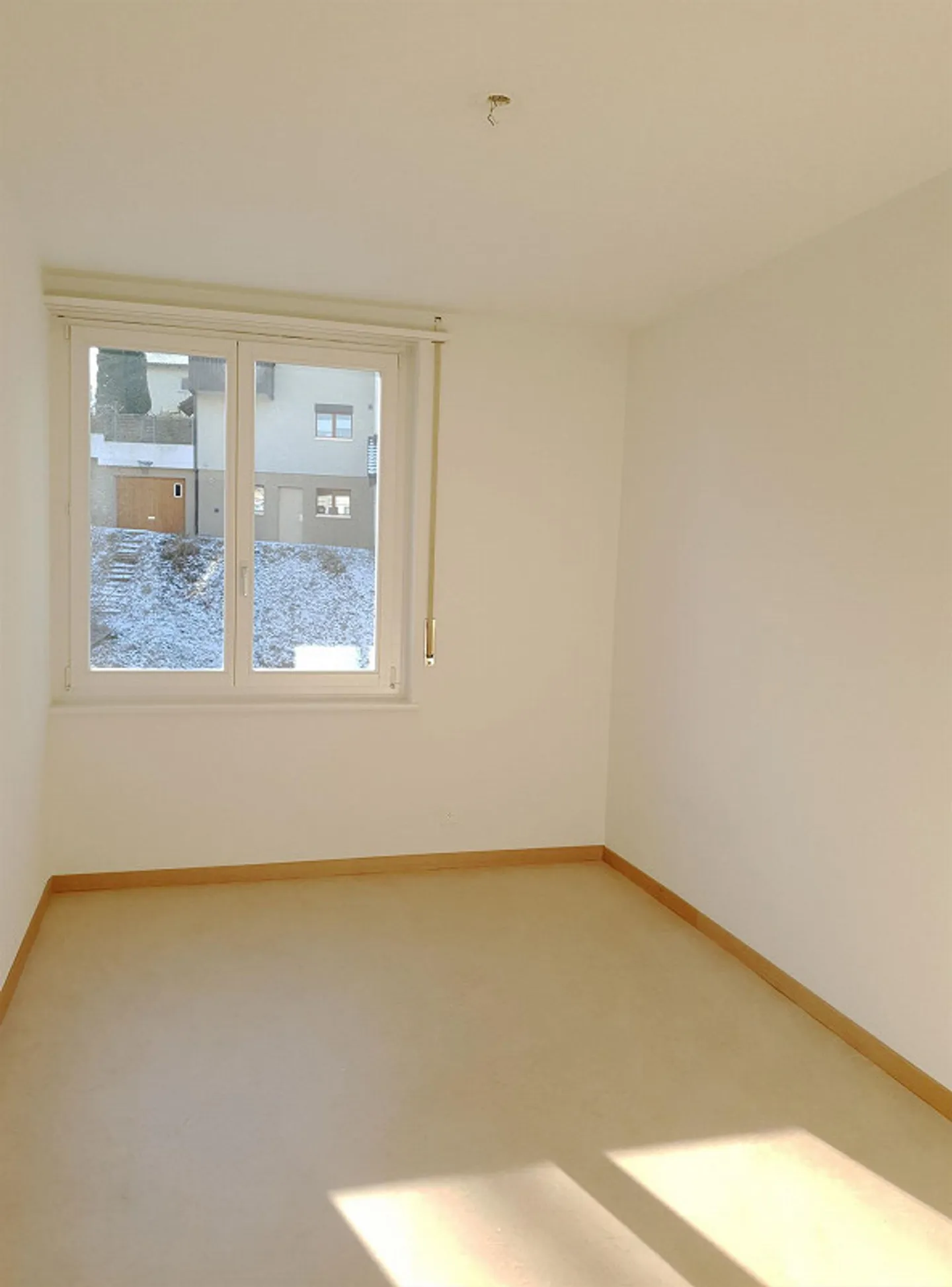 Appartement spacieux dans un quartier résidentiel verdoyant à Uster - Photo 7 sur 9