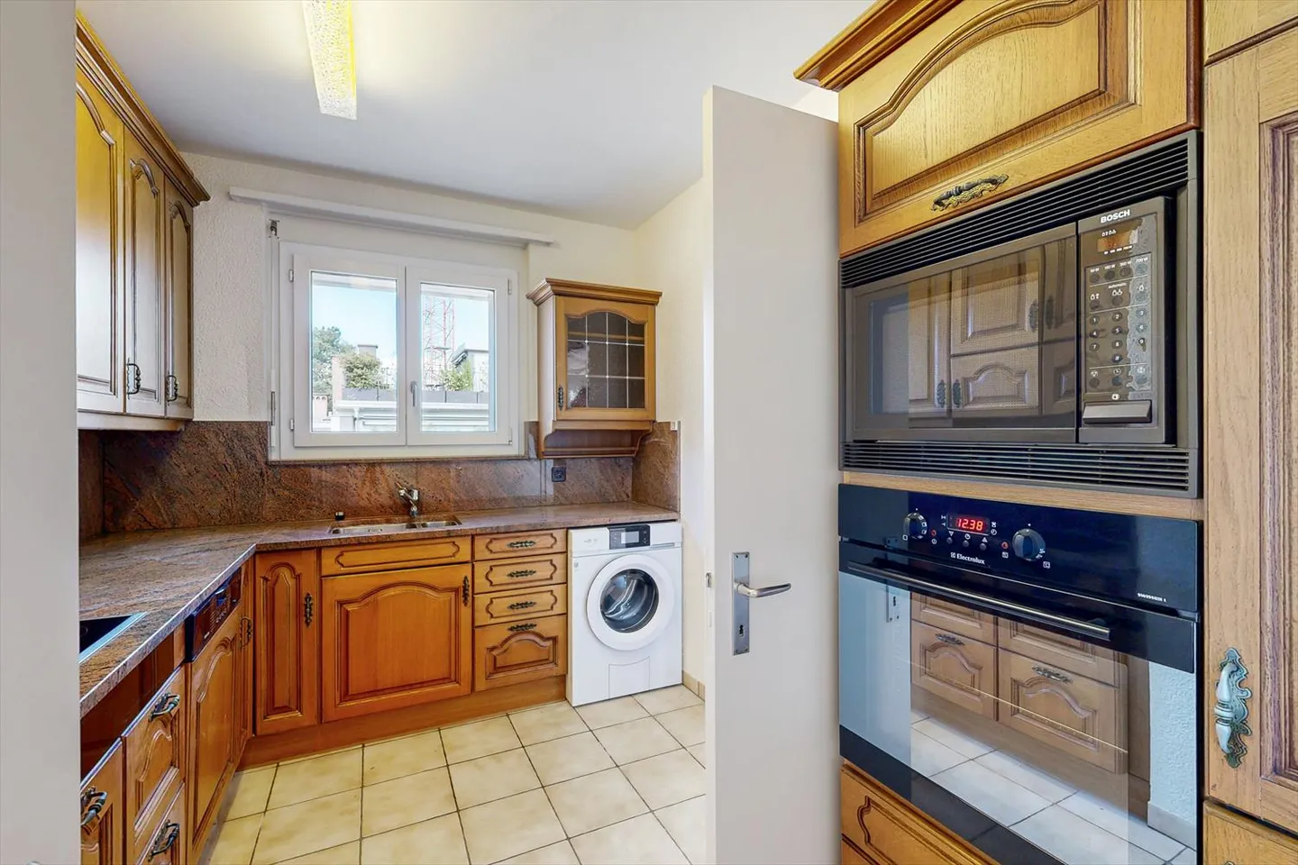 Apartment for rent - Photo 3 of 10