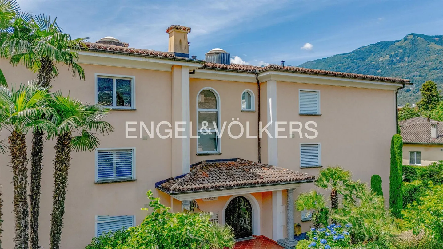 Mediterranean Garden Apartment in the Heart of Ascona (13) - Photo 2 of 11