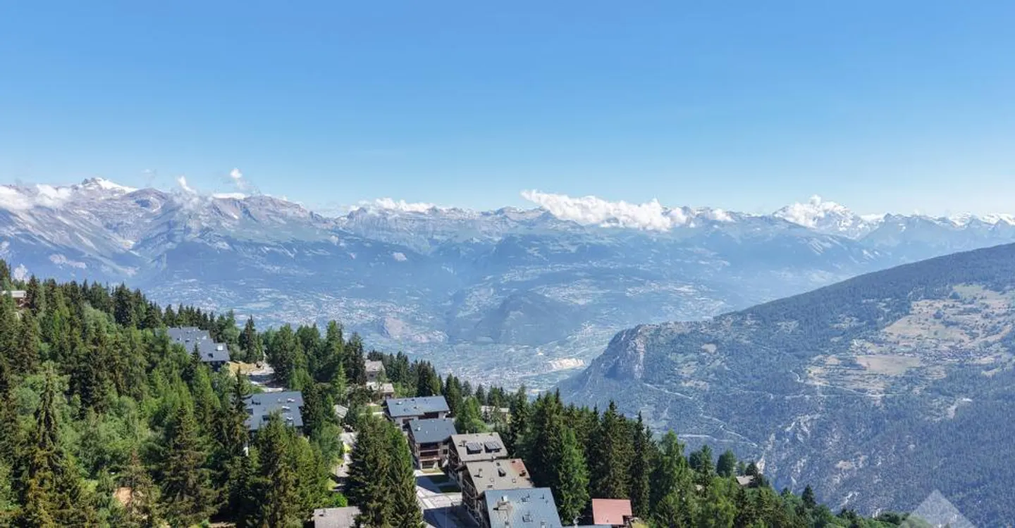 Chalet spazioso con vista montagne - Foto 8 di 12