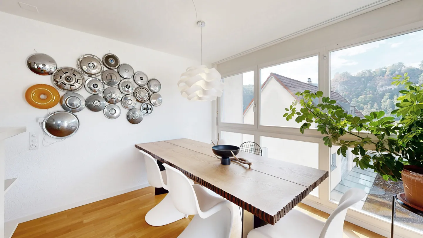 Beautiful 4.5-room maisonette apartment with carport - Photo 3 of 15