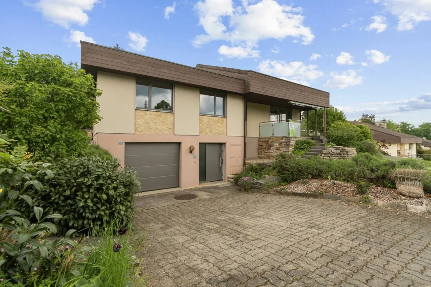 Freistehendes Einfamilienhaus an bevorzugter Lage in Laufen! - Foto 1 von 16