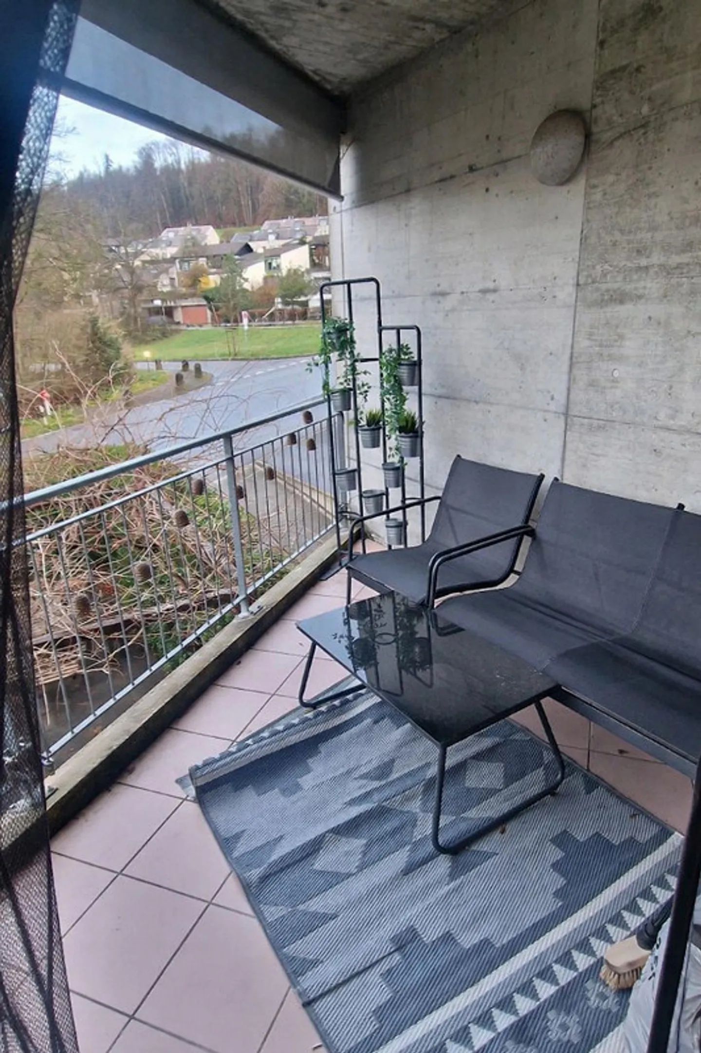 Incantevole appartamento di 3.5 locali con balcone a Dättwil - Foto 6 di 6