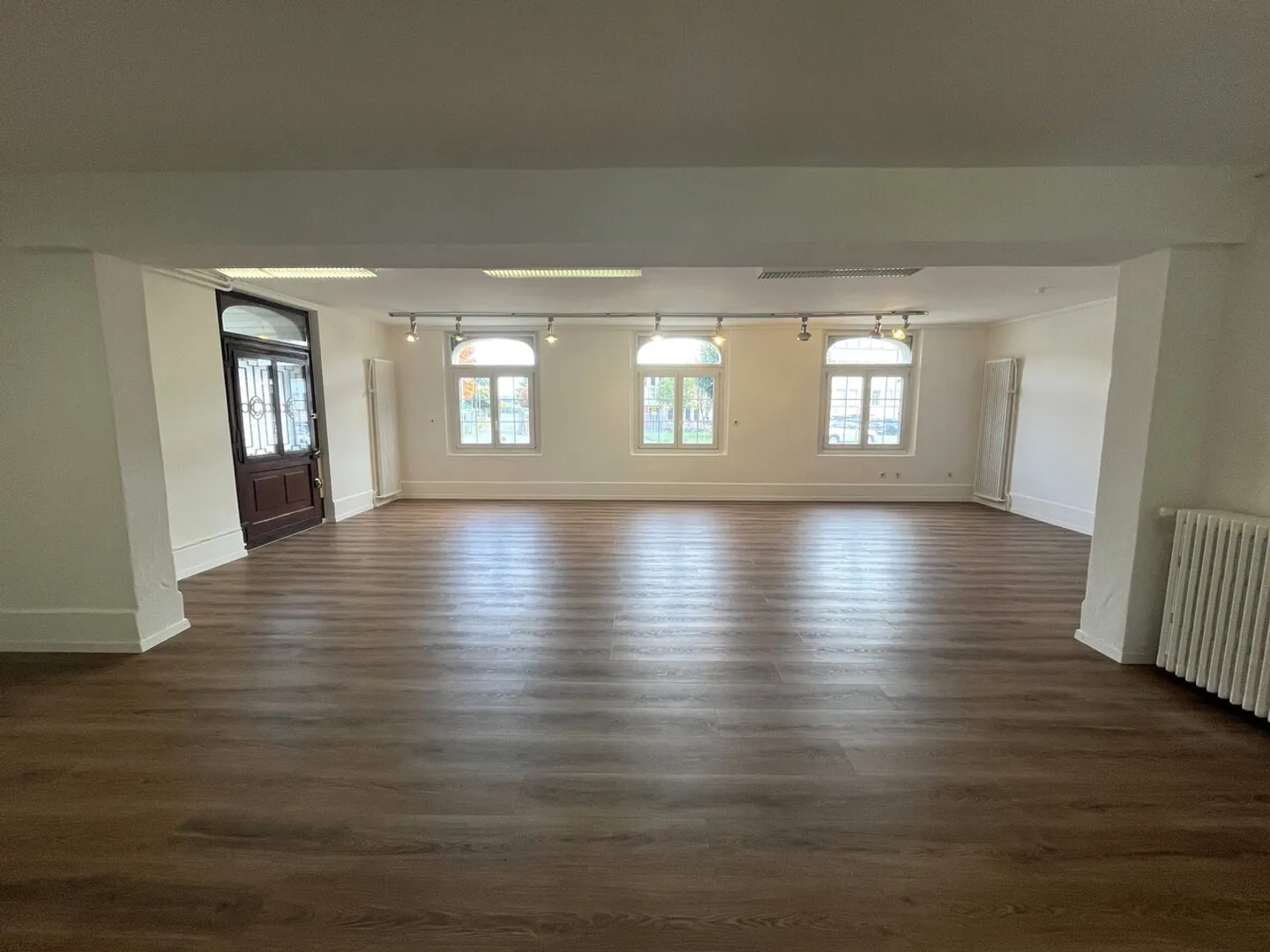 Spazio commerciale al piano terra - Payerne - Foto 3 di 4