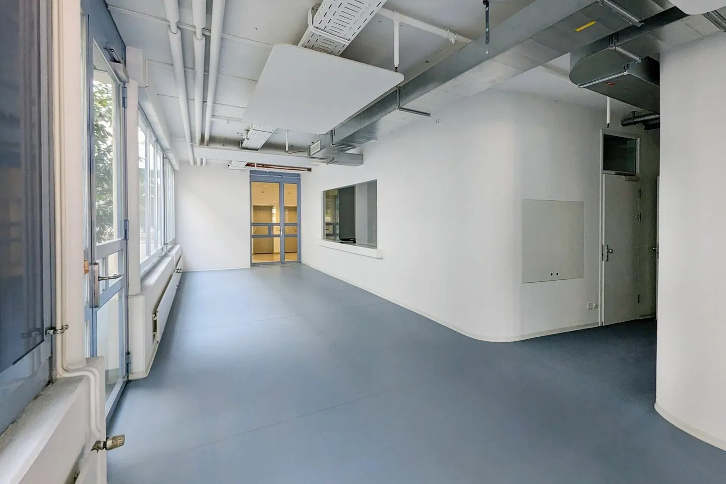 Showroom/Surface de bureau - Photo 9 sur 12