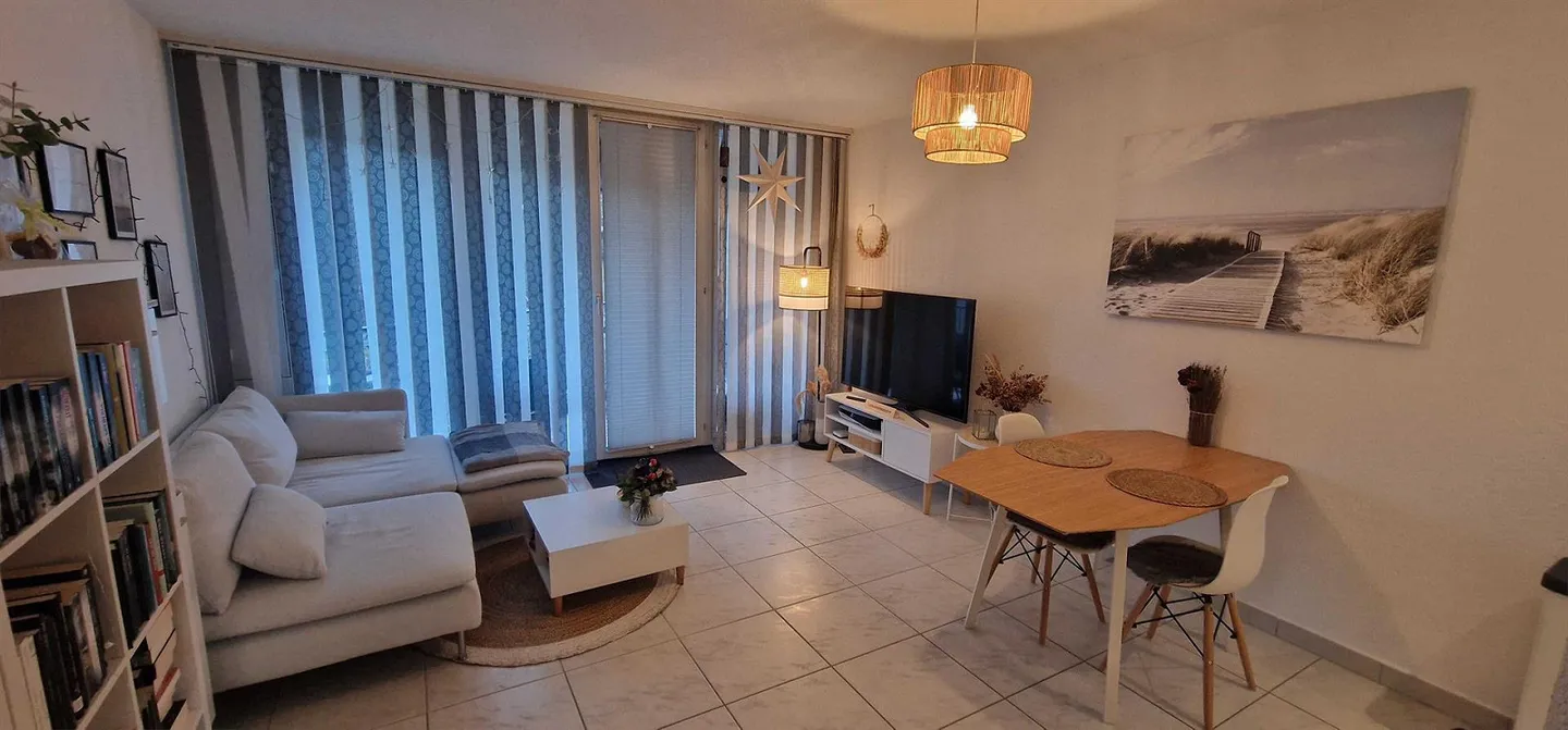 Incantevole appartamento di 3.5 locali con balcone a Dättwil - Foto 1 di 6