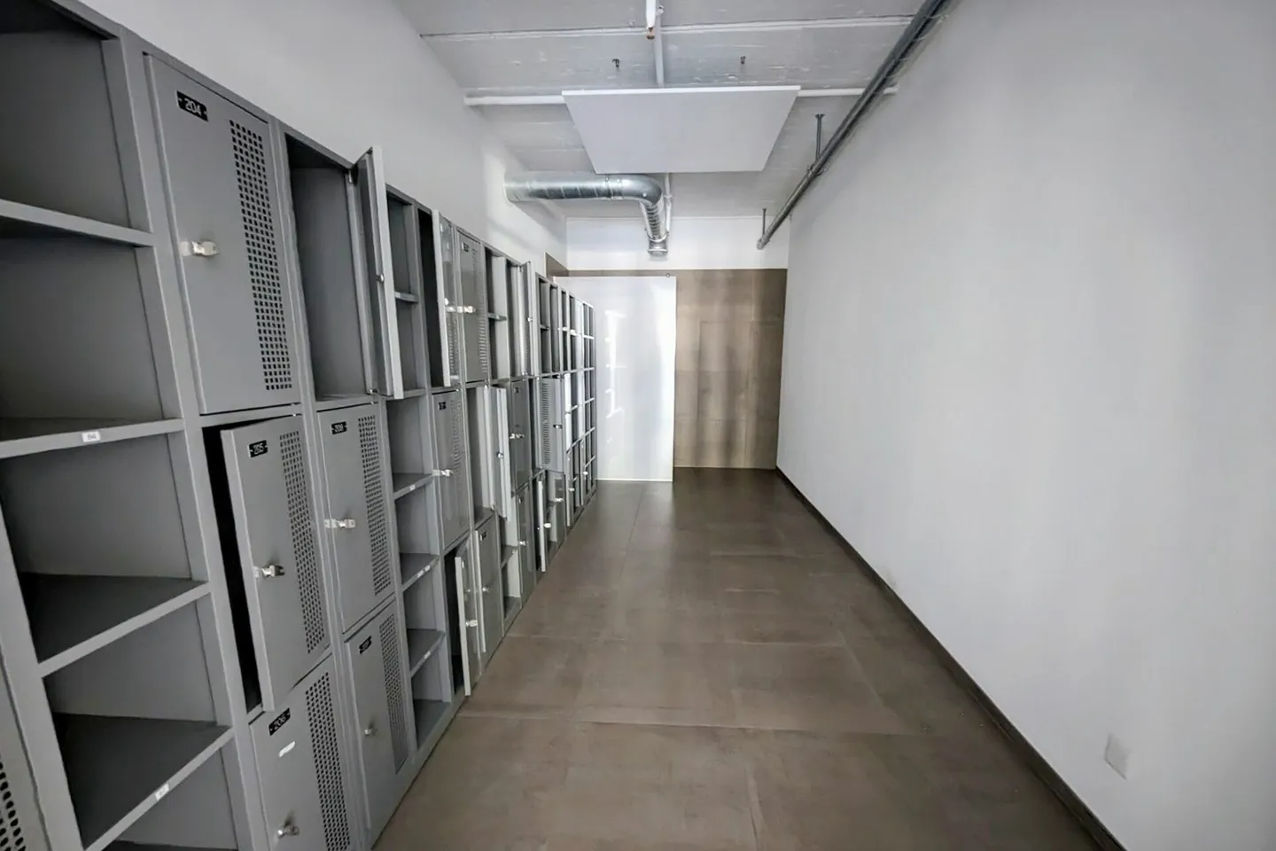 Showroom/Surface de bureau - Photo 10 sur 12