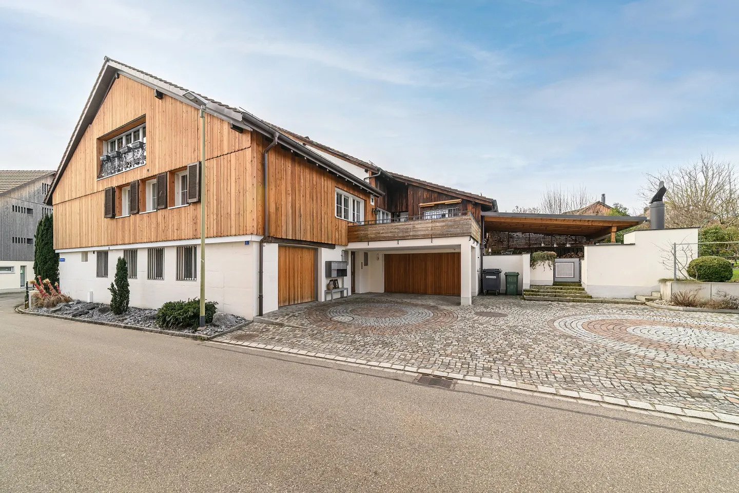 Object of desire with yield potential in a quiet and central location in Dietlikon - Photo 3 of 21