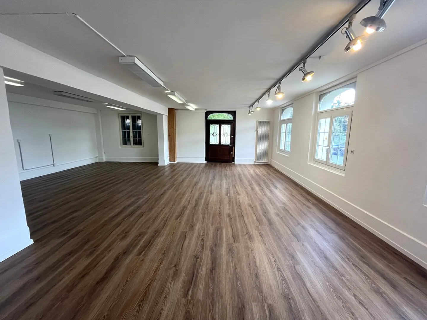 Spazio commerciale al piano terra - Payerne - Foto 2 di 4