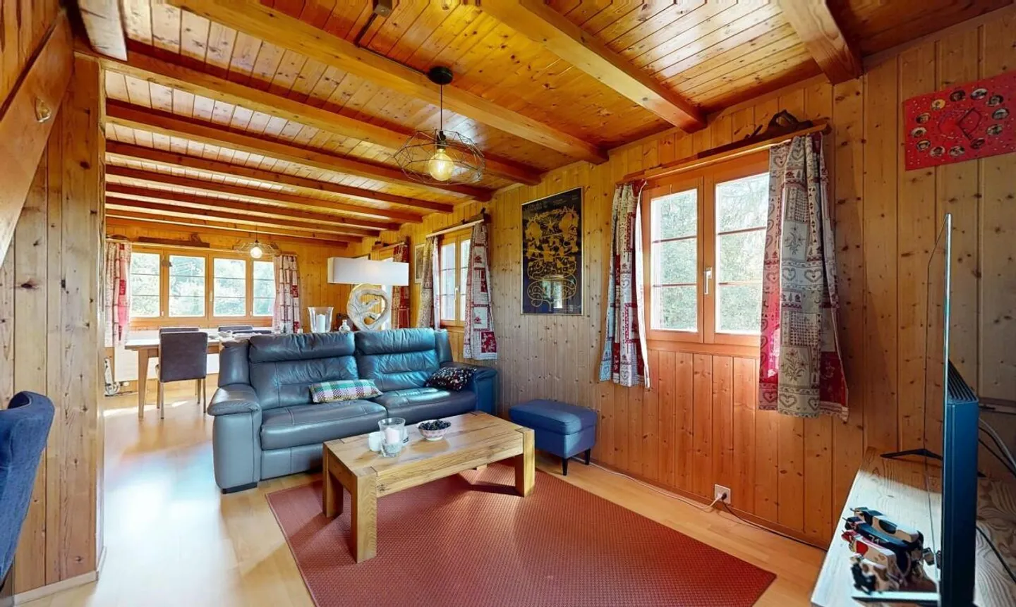 Exklusiv: Wunderschönes Chalet mit 4 Schlafzimmern und großem Garten - Foto 4 von 11