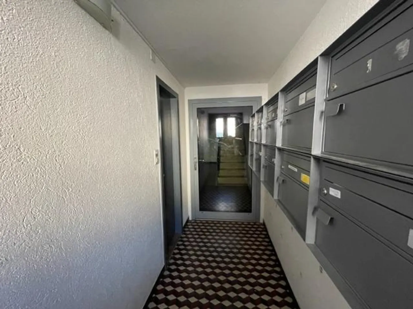Charming Renovated Apartments - Photo 4 of 6
