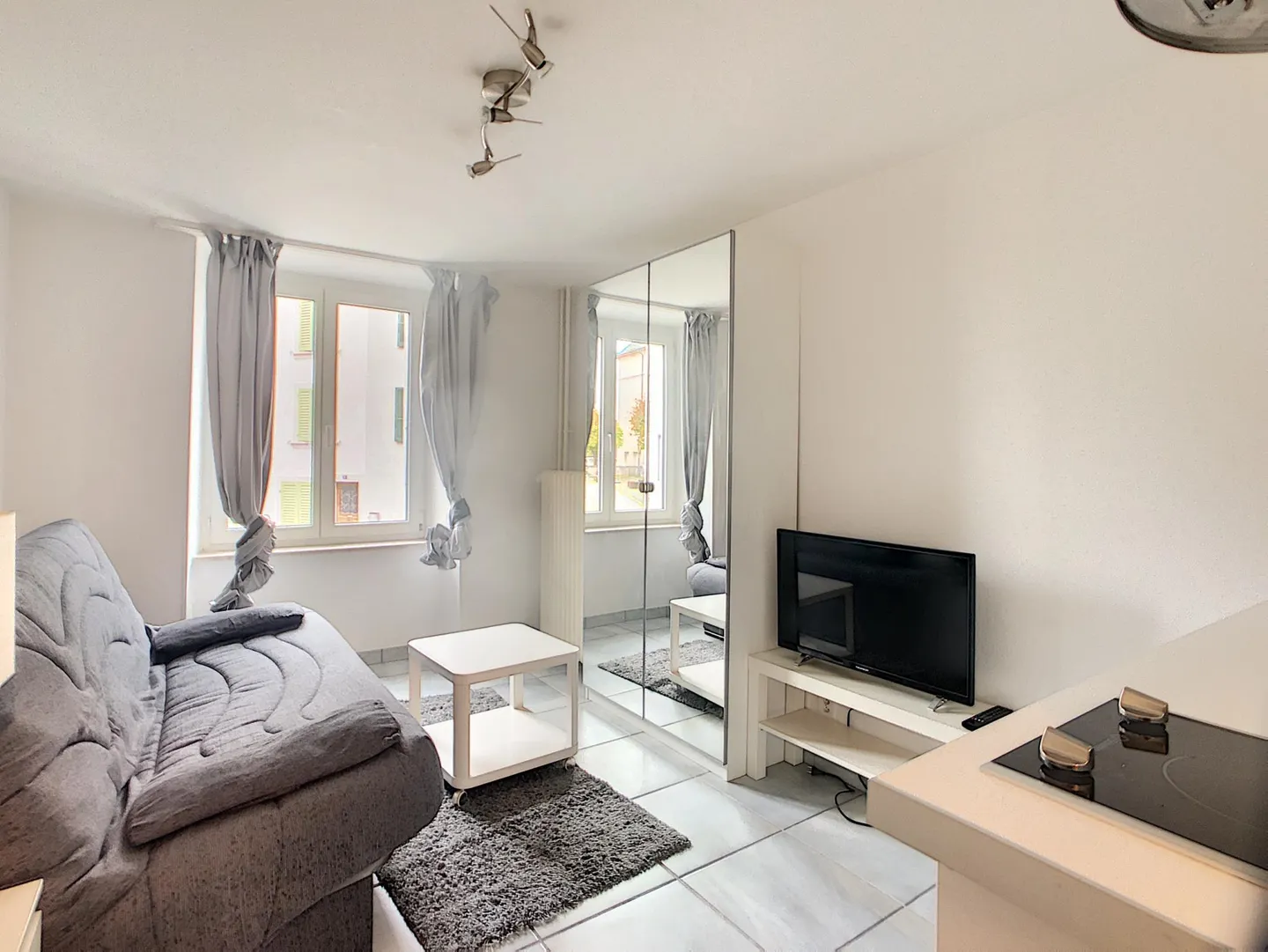 Charming Renovated Apartments - Photo 5 of 6