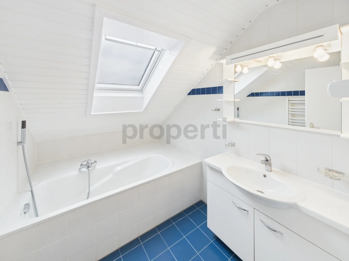 Charmant appartement en duplex rénové à La Brillaz (FR)  idéal pour les familles - Photo 8 sur 12