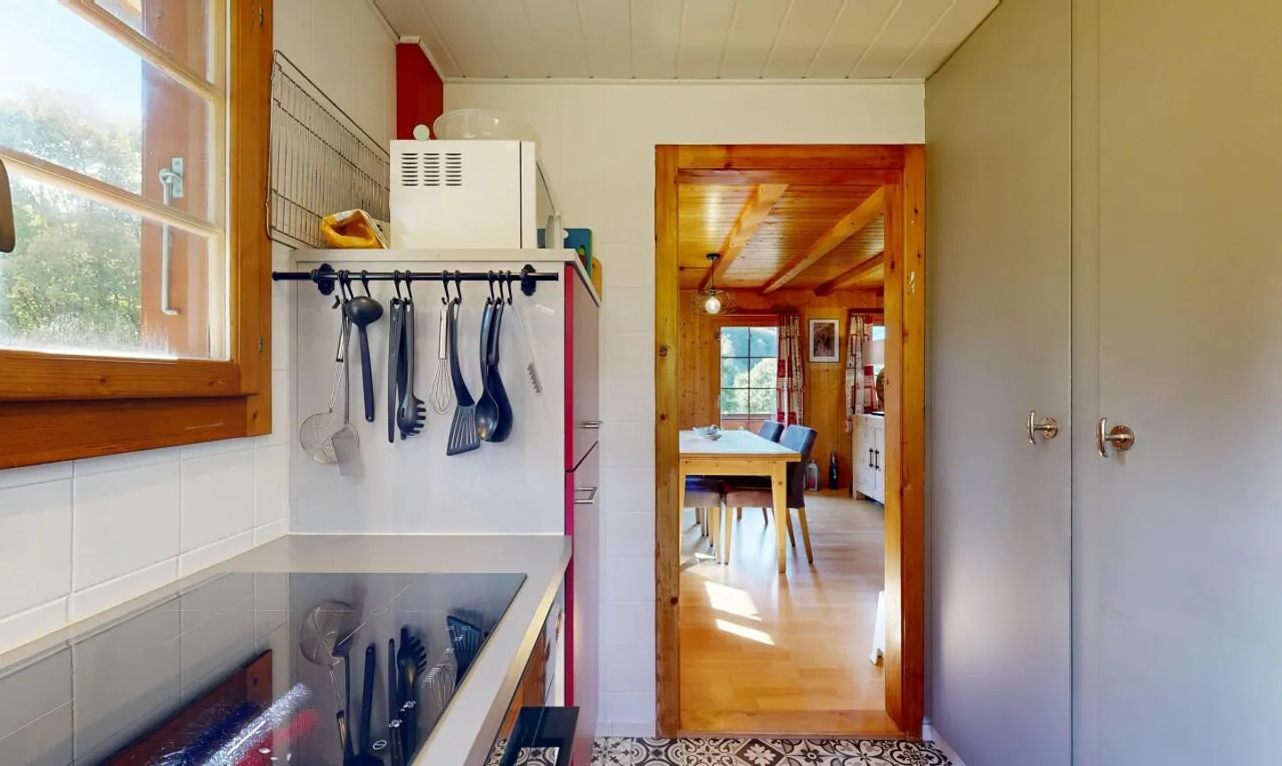 Exklusiv: Wunderschönes Chalet mit 4 Schlafzimmern und großem Garten - Foto 7 von 11