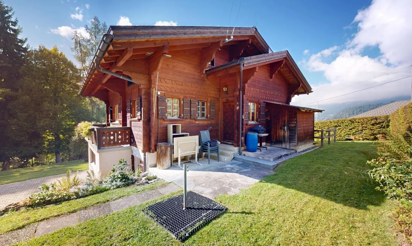 Exklusiv: Wunderschönes Chalet mit 4 Schlafzimmern und großem Garten - Foto 10 von 11