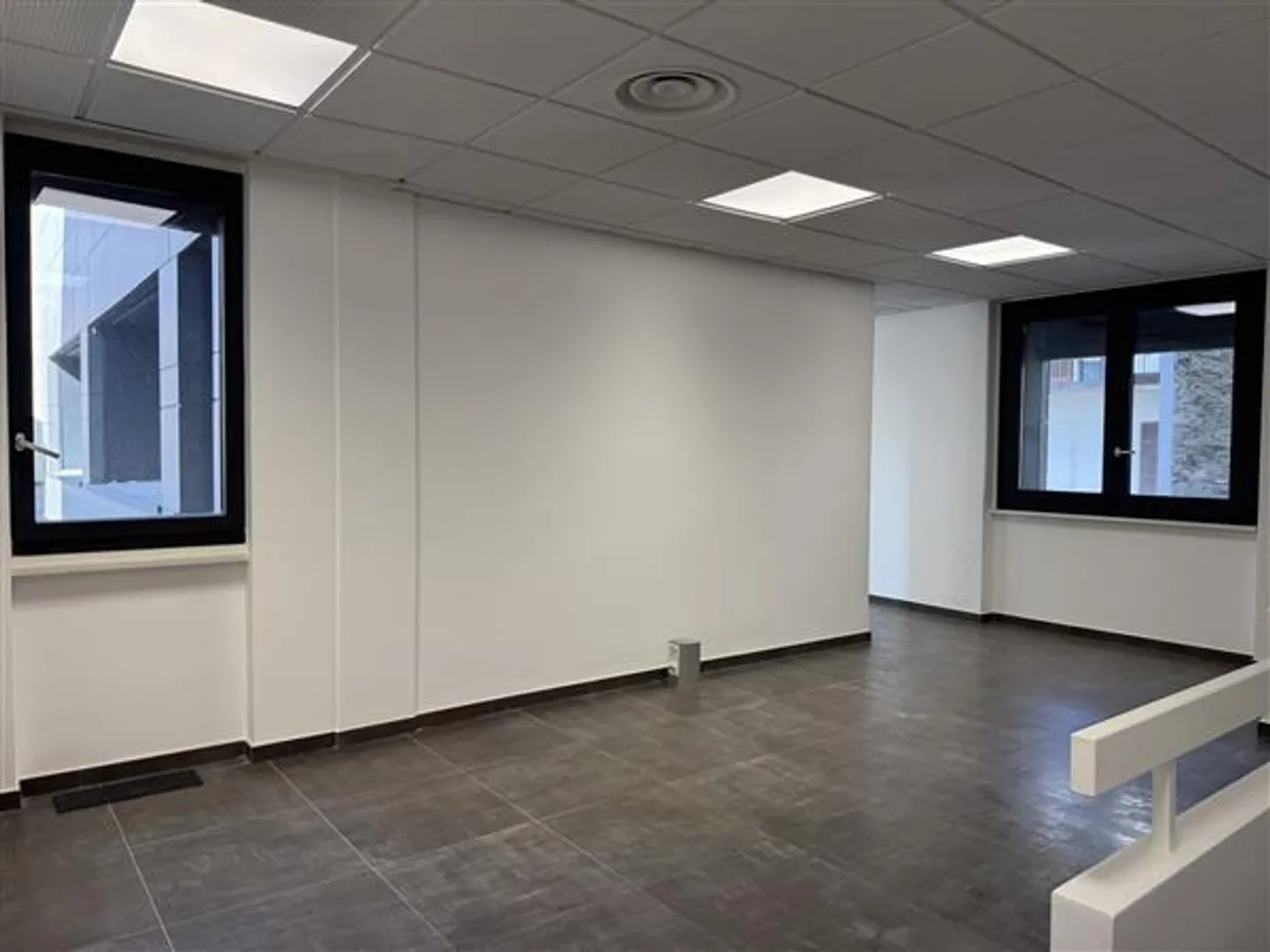 Lugano: Ufficio 5 Stanze - Foto 8 di 13