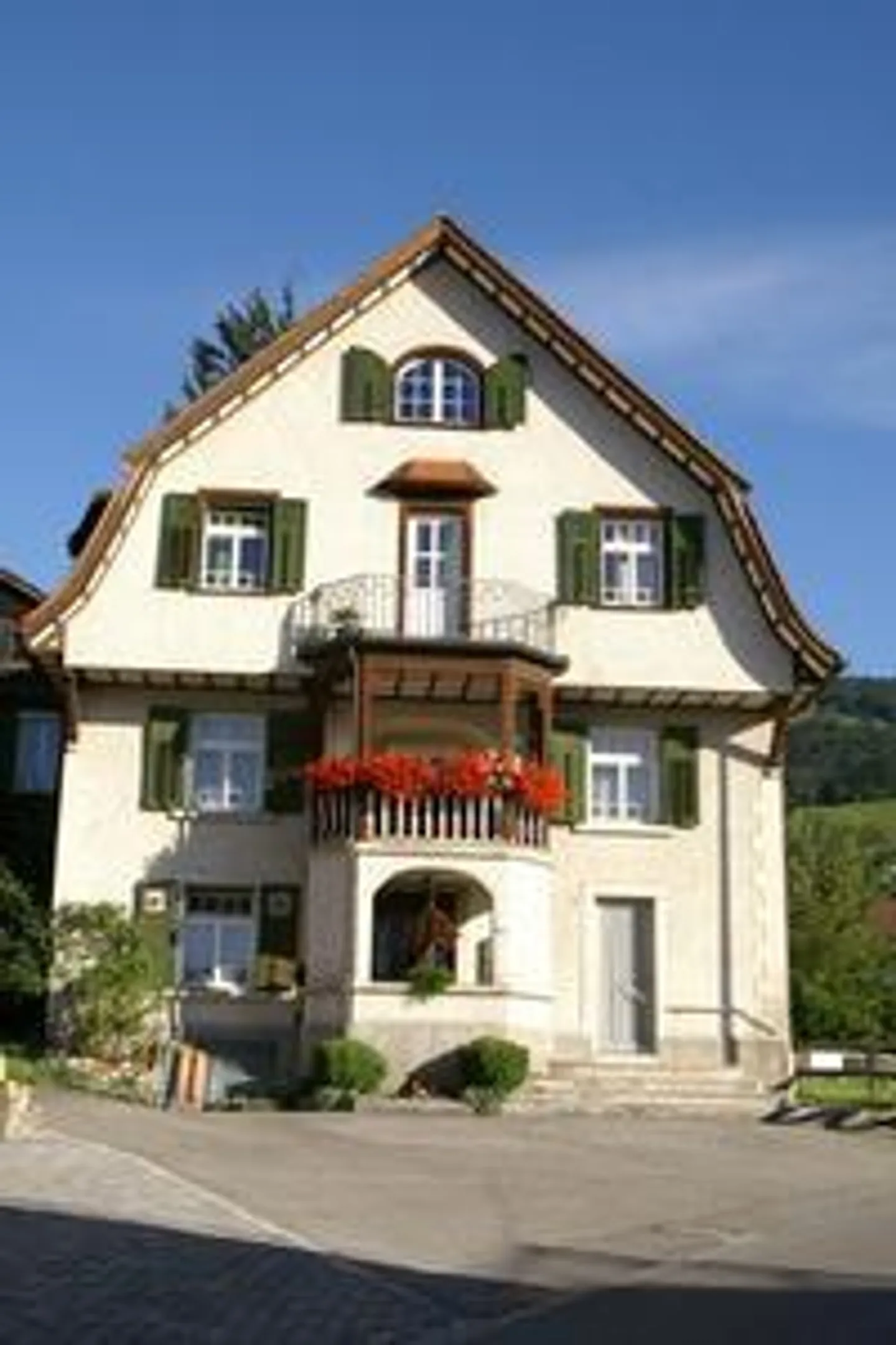 New 2.5 room apartment in the center - Photo 5 of 6