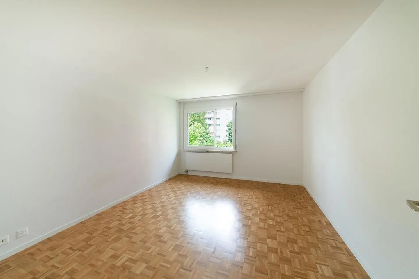 Geräumige Wohnung mit Balkon - Foto 3 von 10