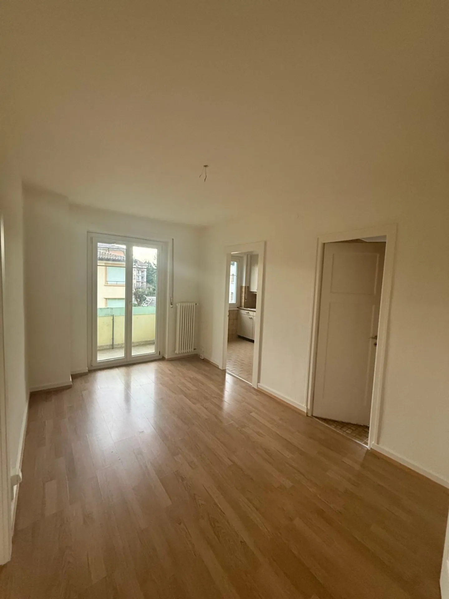 Apartment for rent - Photo 2 of 4