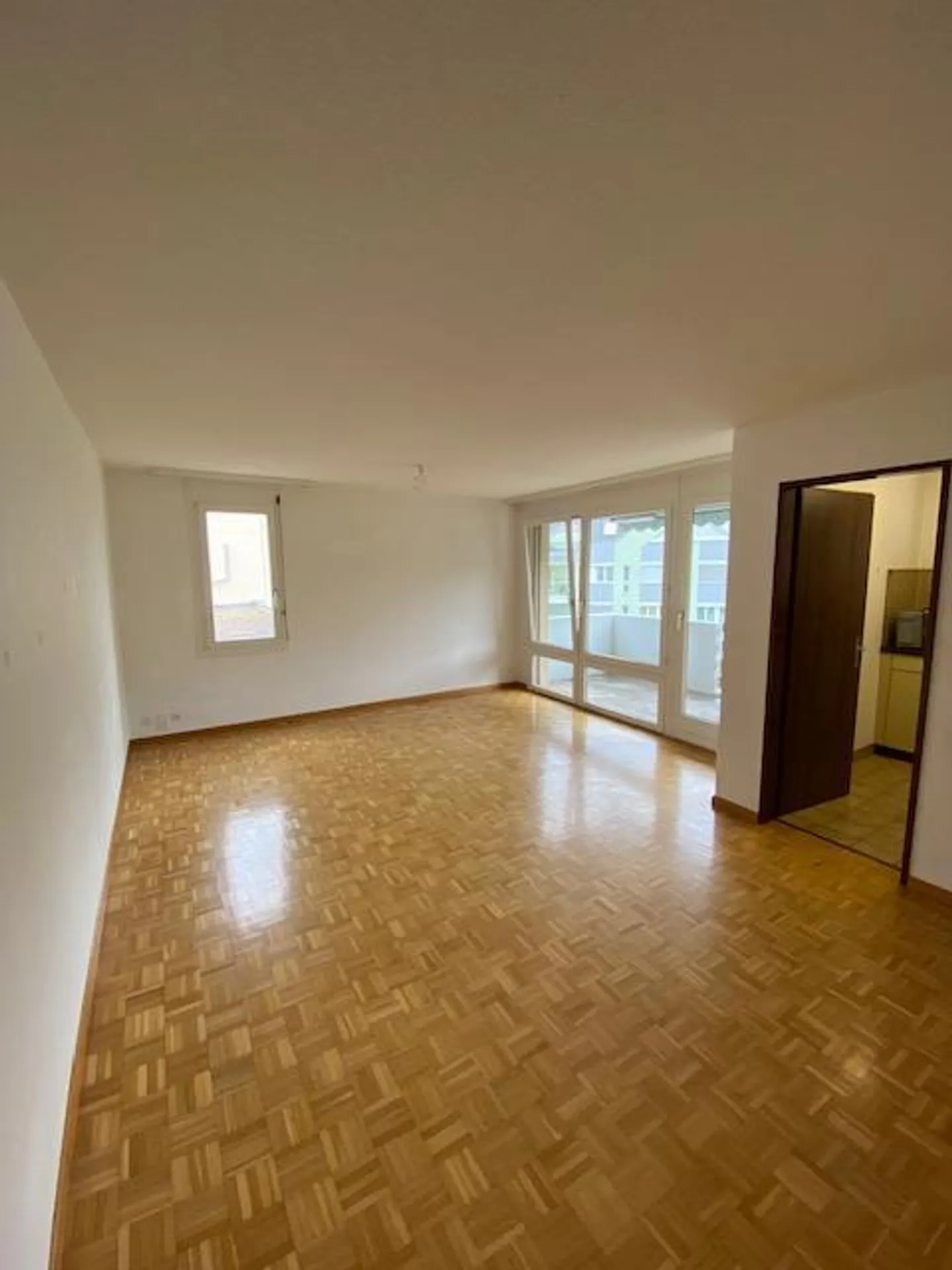 Appartement lumineux de 2,5 pièces avec balcon - Photo 1 sur 8