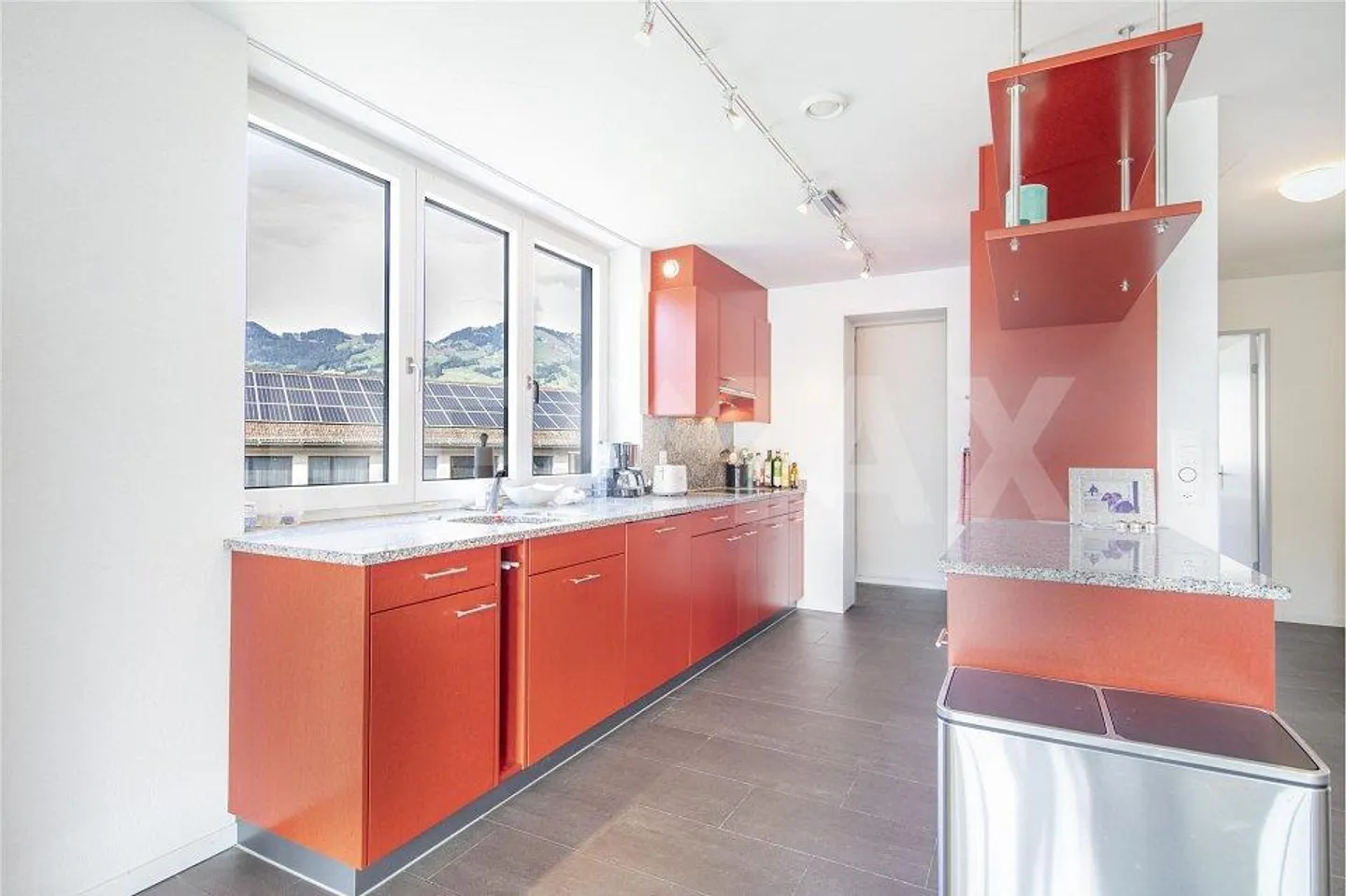 Zentrale und moderne 4.5-Zimmer-Wohnung in 6438 Ibach-Schwyz - Photo 4 sur 13