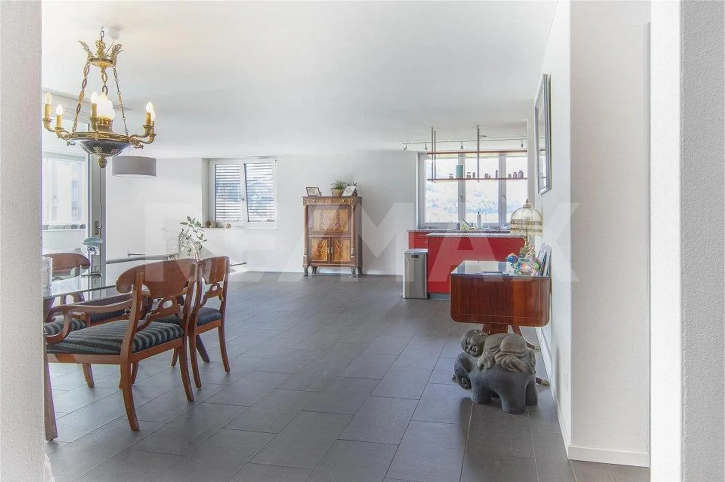 Zentrale und moderne 4.5-Zimmer-Wohnung in 6438 Ibach-Schwyz - Photo 6 sur 13