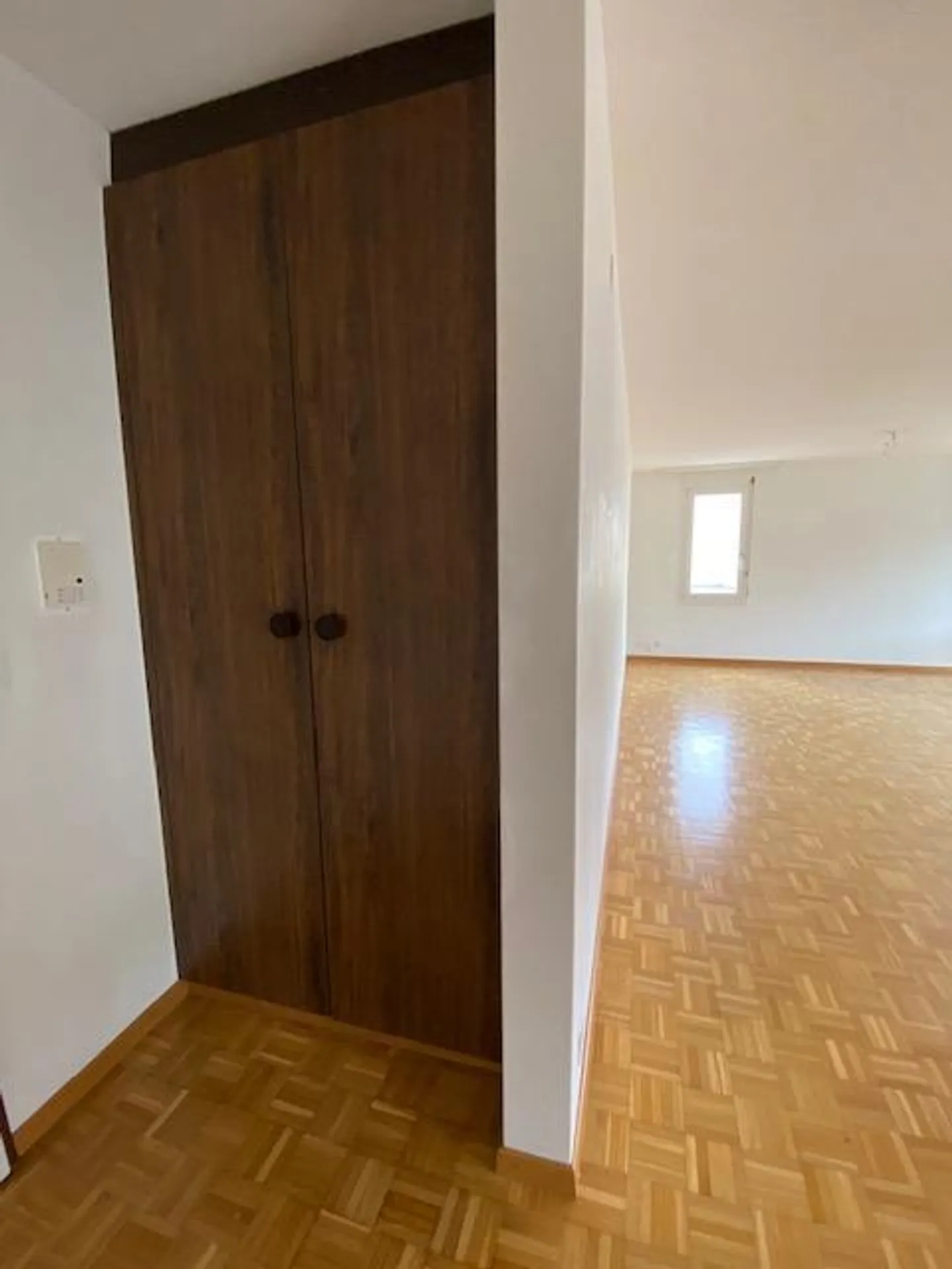 Appartement lumineux de 2,5 pièces avec balcon - Photo 4 sur 8