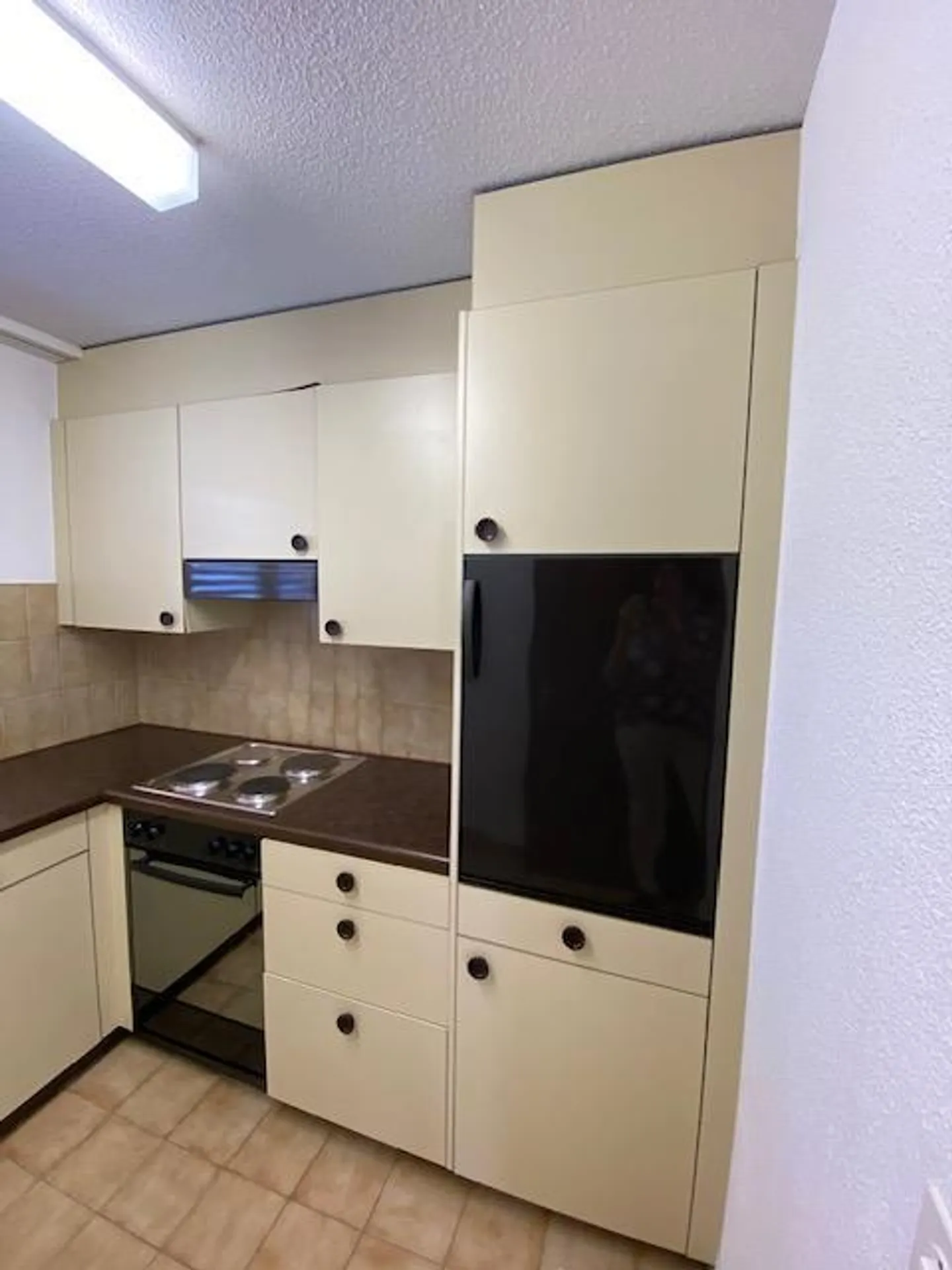 Appartement lumineux de 2,5 pièces avec balcon - Photo 7 sur 8