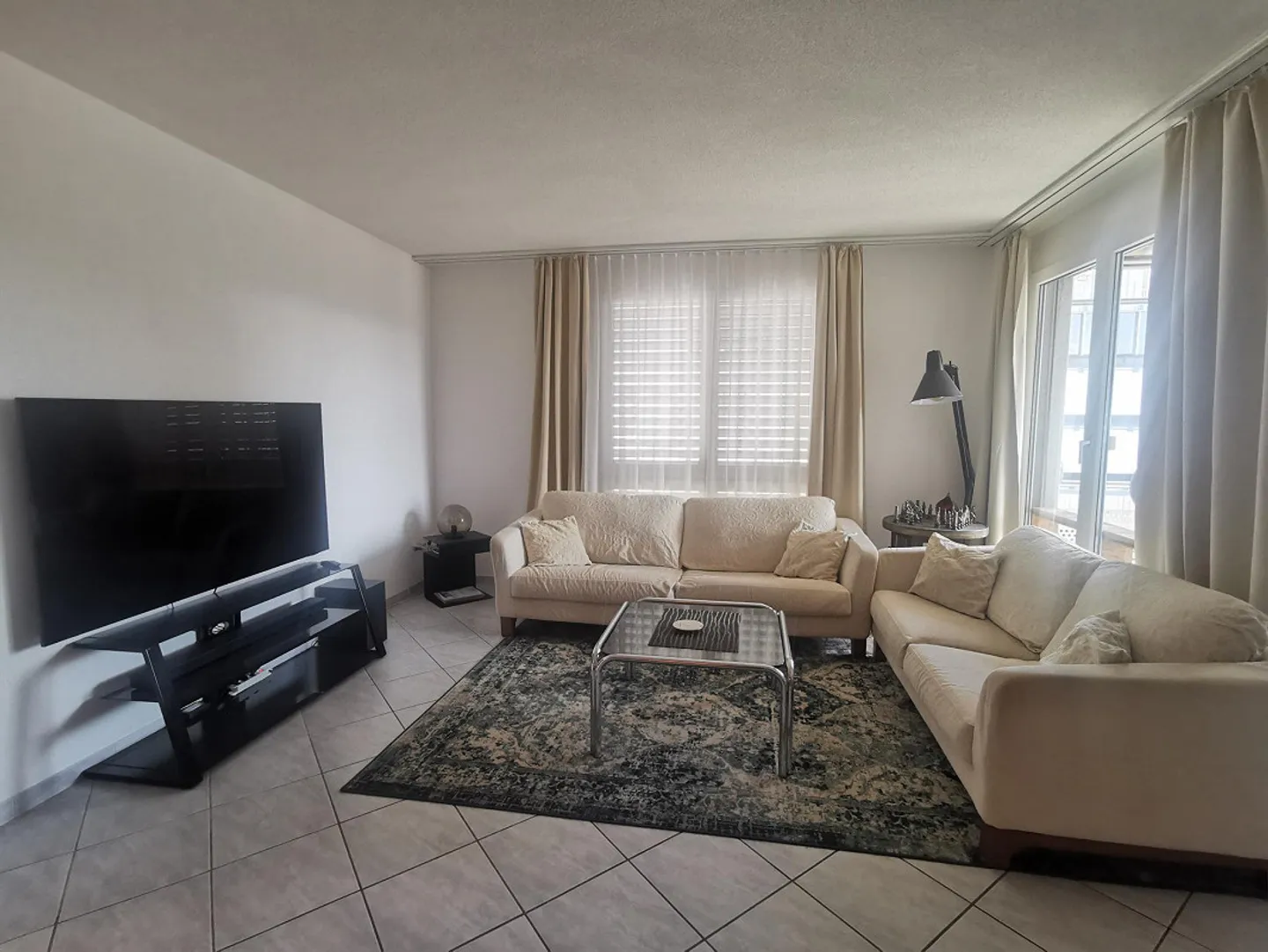 Untervermietung Wohnung 53 m2 März-April-Mai, voll möbliert - Foto 1 von 8