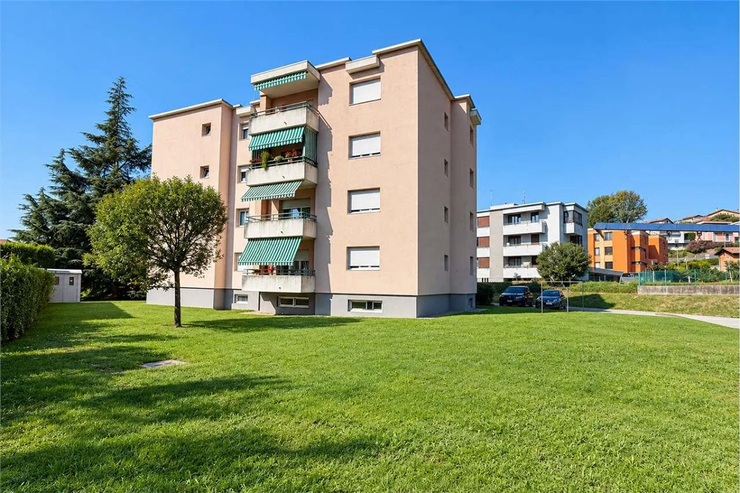 Edificio Residenziale a Reddito - Foto 1 di 12