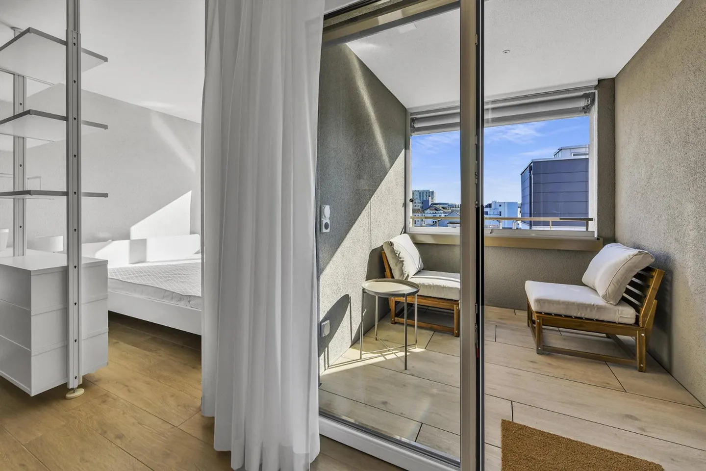 Modernes Apartment mit Loggia - Foto 6 von 11