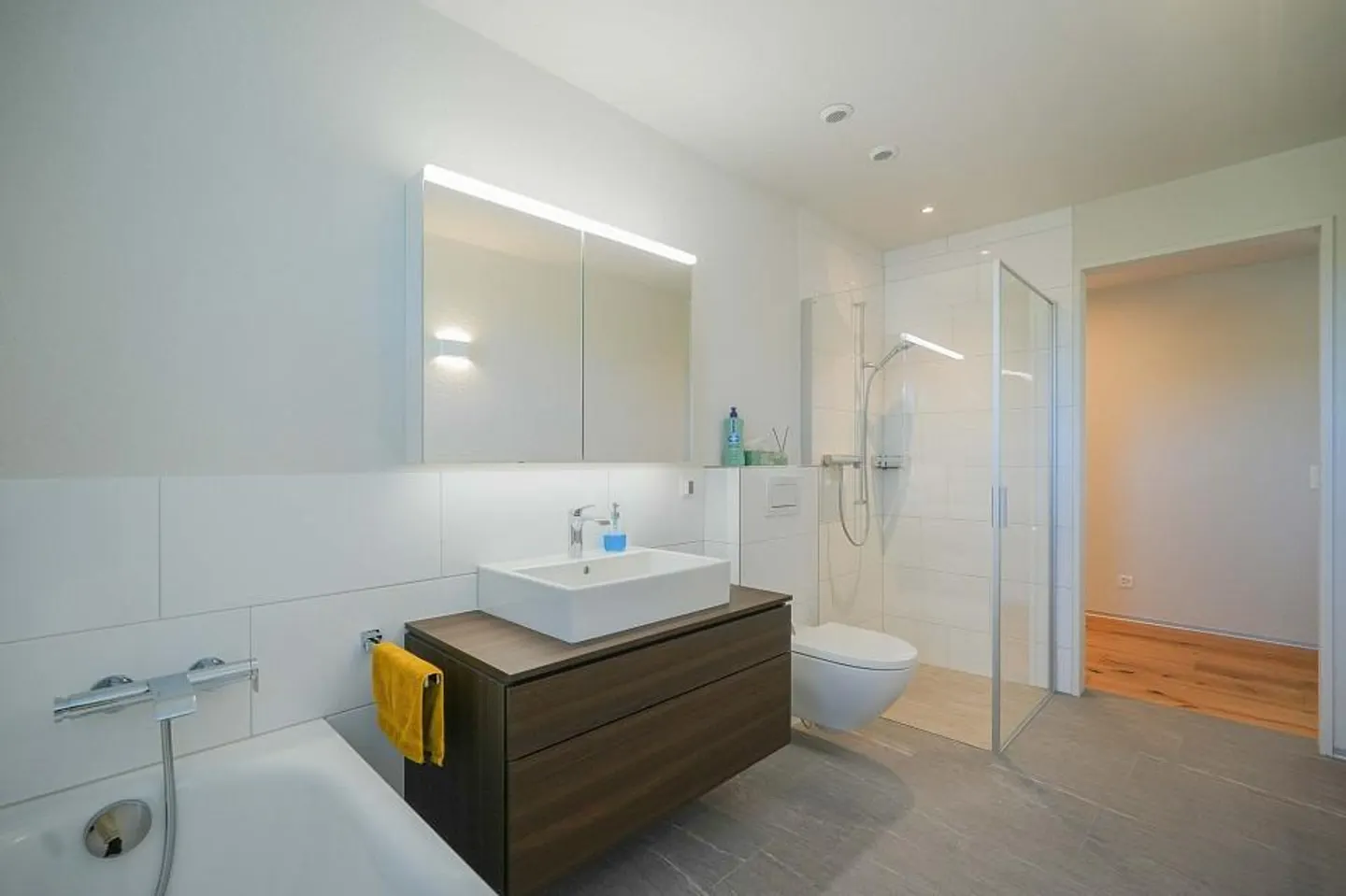 Luxuriöse Terrassenwohnung in Kaisten - Foto 4 von 13