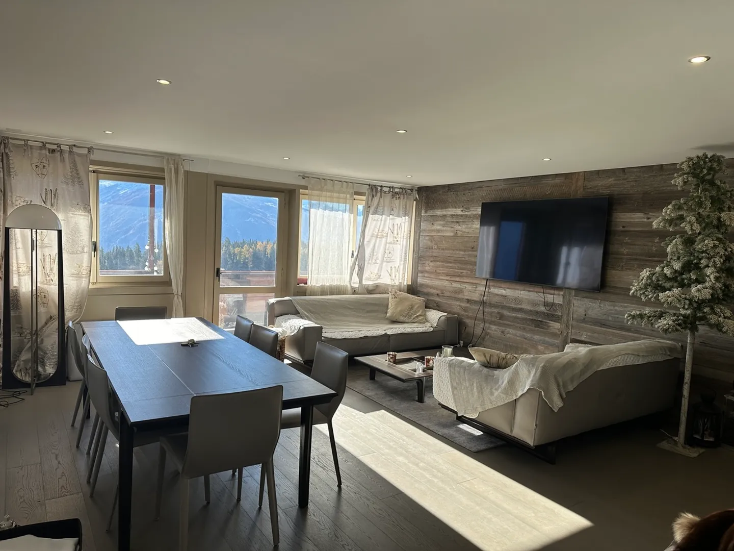 Beau duplex de 4,5 pièces près du centre - Photo 1 sur 8