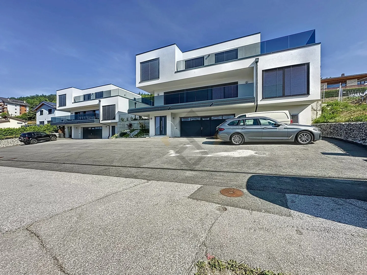 Villa contemporanea con vista sulle Alpi - Foto 1 di 21