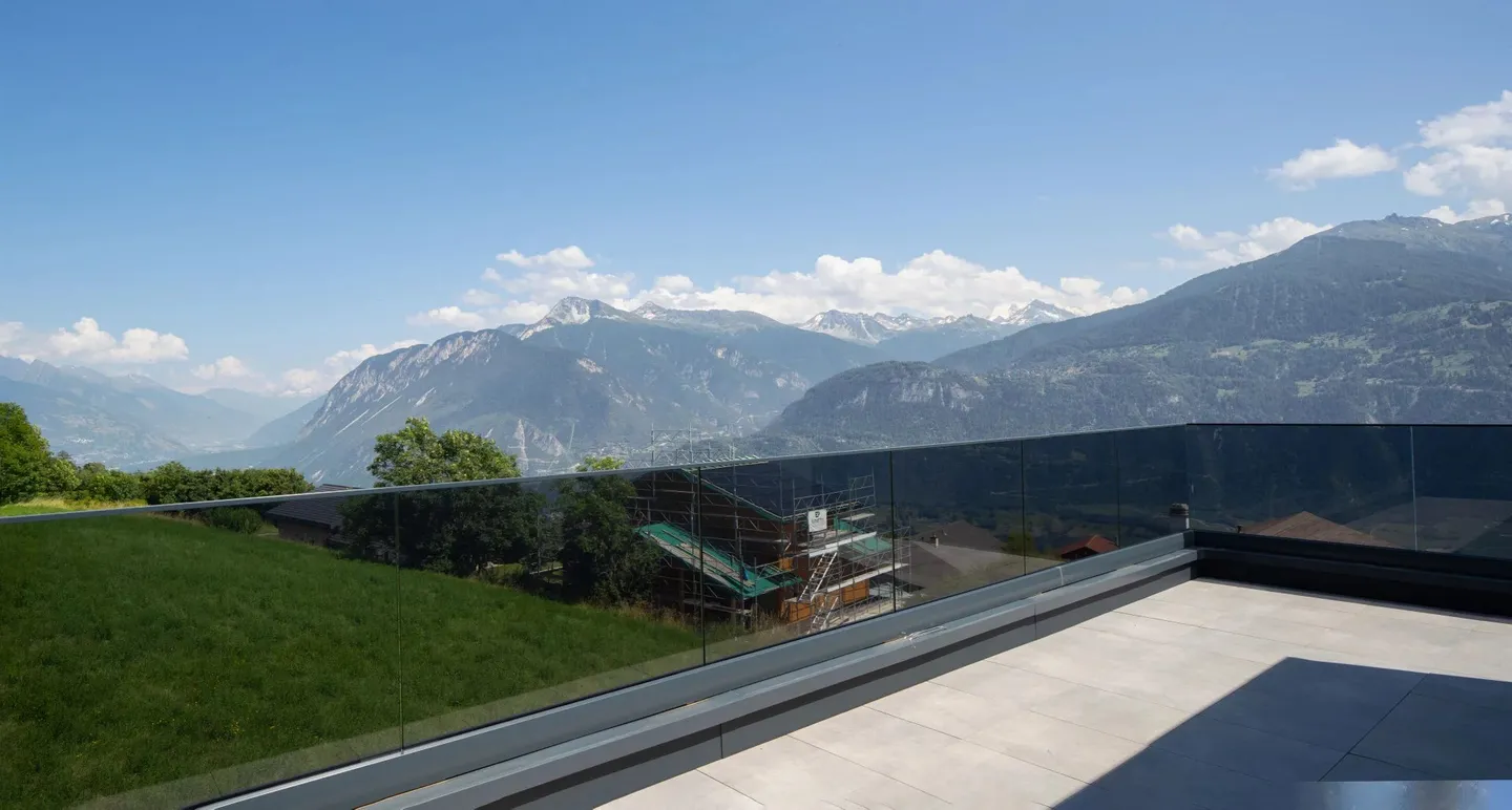 Villa contemporanea con vista sulle Alpi - Foto 2 di 21