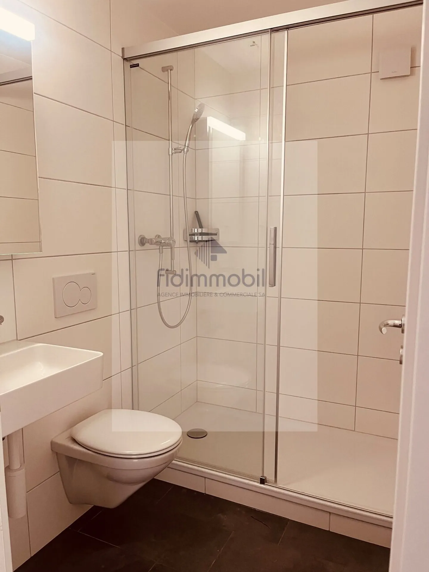 Sublime 3 Zimmer komplett renoviert - Foto 1 von 6