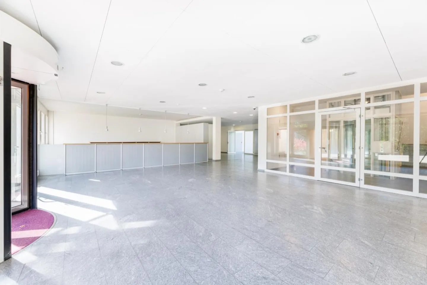 213 to 1800 m2 office space for visions, teamwork, and growth - in... - Photo 9 of 10