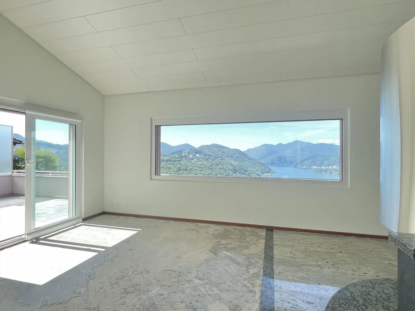 VILLA 5.5 LOCALI CON PISCINA E VISTA MOZZAFIATO A MUZZANO - Foto 3 di 12